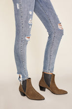 Load image into Gallery viewer, Lovely Pepa Collection | Leon Jeans