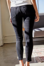 Load image into Gallery viewer, Chicago Jeans